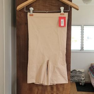 Spanx High Waisted mid-thigh short MED